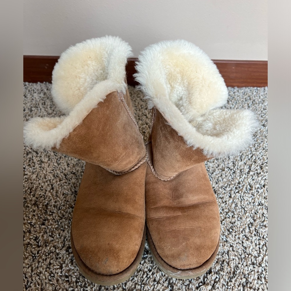 Bailey Button Uggs - image 3